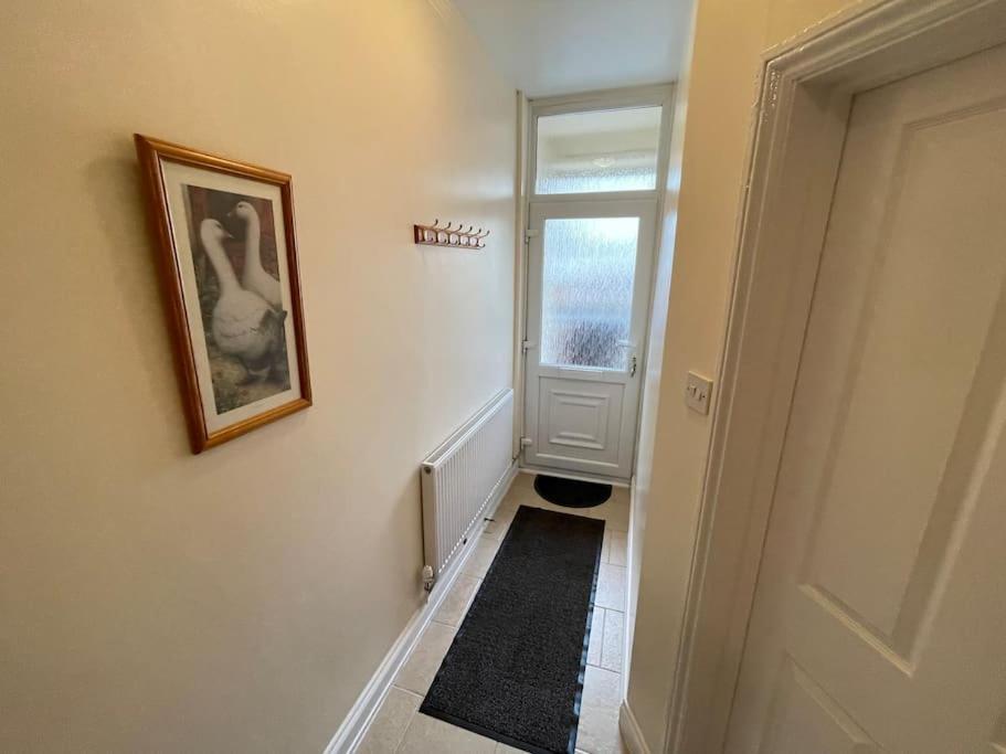 Beanies Lornestreet Four Bed House Apartment Swindon Exterior photo
