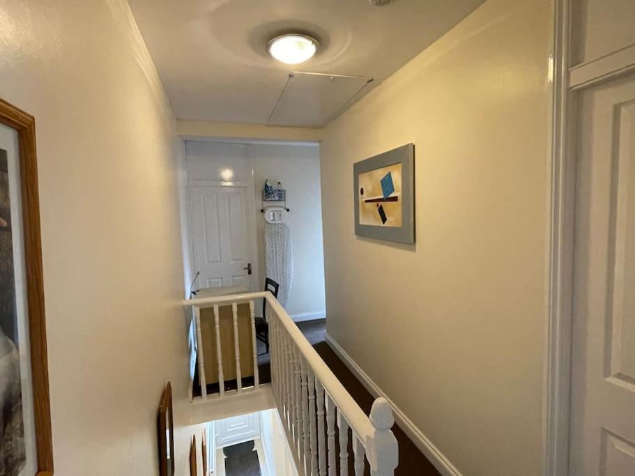 Beanies Lornestreet Four Bed House Apartment Swindon Exterior photo